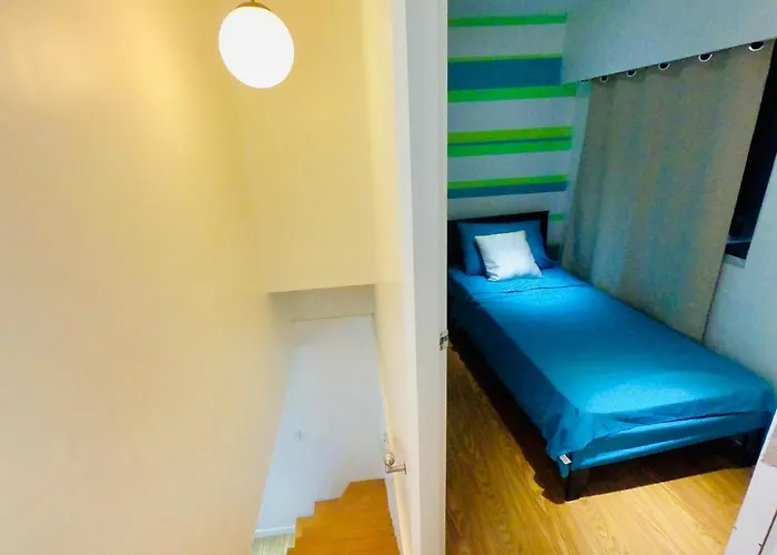 Apartment Antonios Place 2br Loft At Fort Victoria Bgc W/ Free Wifi & Netflix *