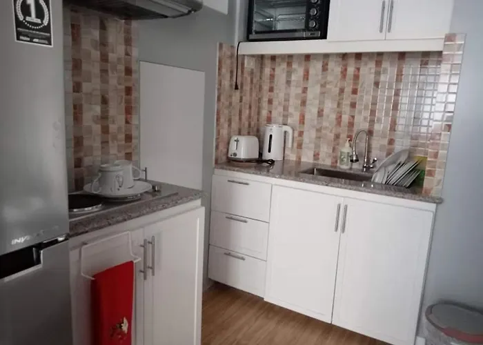 Antonios Place 2br Loft At Fort Victoria Bgc W/ Free Wifi & Netflix Apartment