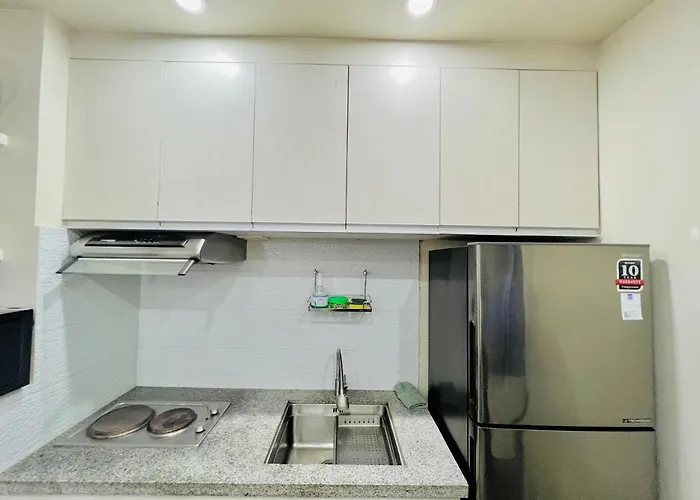 Antonios Place 2br Loft At Fort Victoria Bgc W/ Free Wifi & Netflix Manila