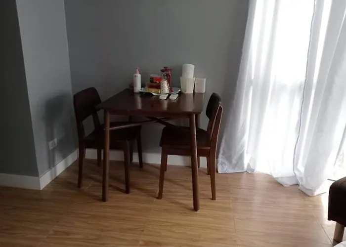 Antonios Place 2br Loft At Fort Victoria Bgc W/ Free Wifi & Netflix Apartment *