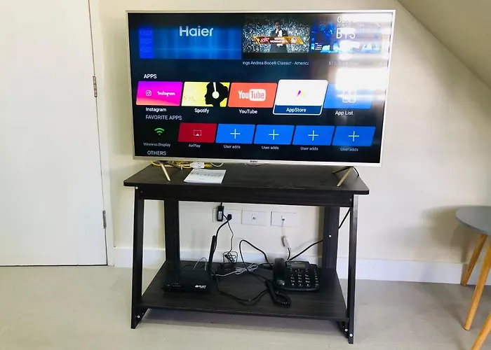 Antonios Place 2br Loft At Fort Victoria Bgc W/ Free Wifi & Netflix