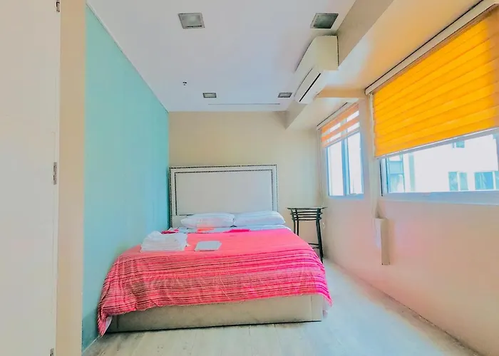 Antonios Place 2br Loft At Fort Victoria Bgc W/ Free Wifi & Netflix Manila