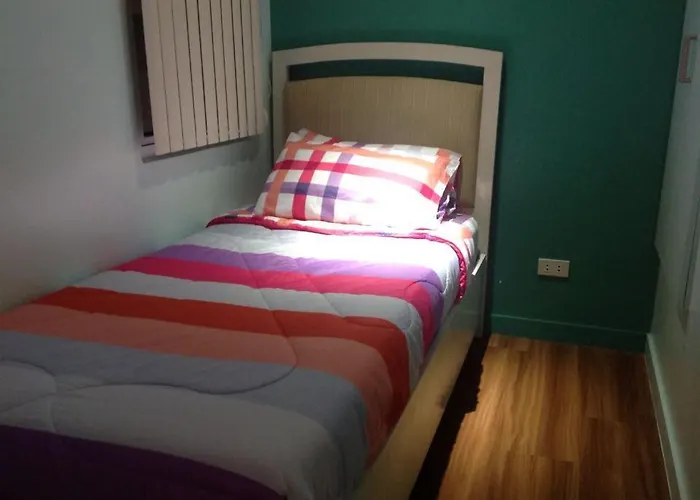 Antonios Place 2br Loft At Fort Victoria Bgc W/ Free Wifi & Netflix Apartment *